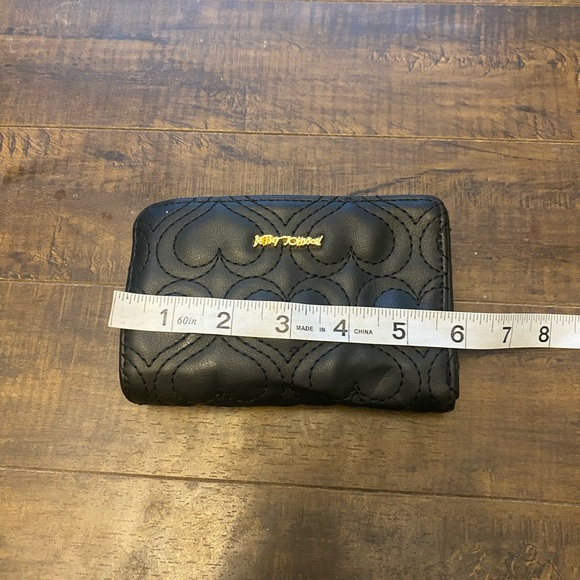 Betsey Johnson Black Heart Pattern Wallet - Picture 6 of 8
